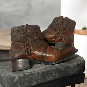 Freebird by Steven Distressed Leather Sammi
Strappy Buckle Ankle Boots Size 7